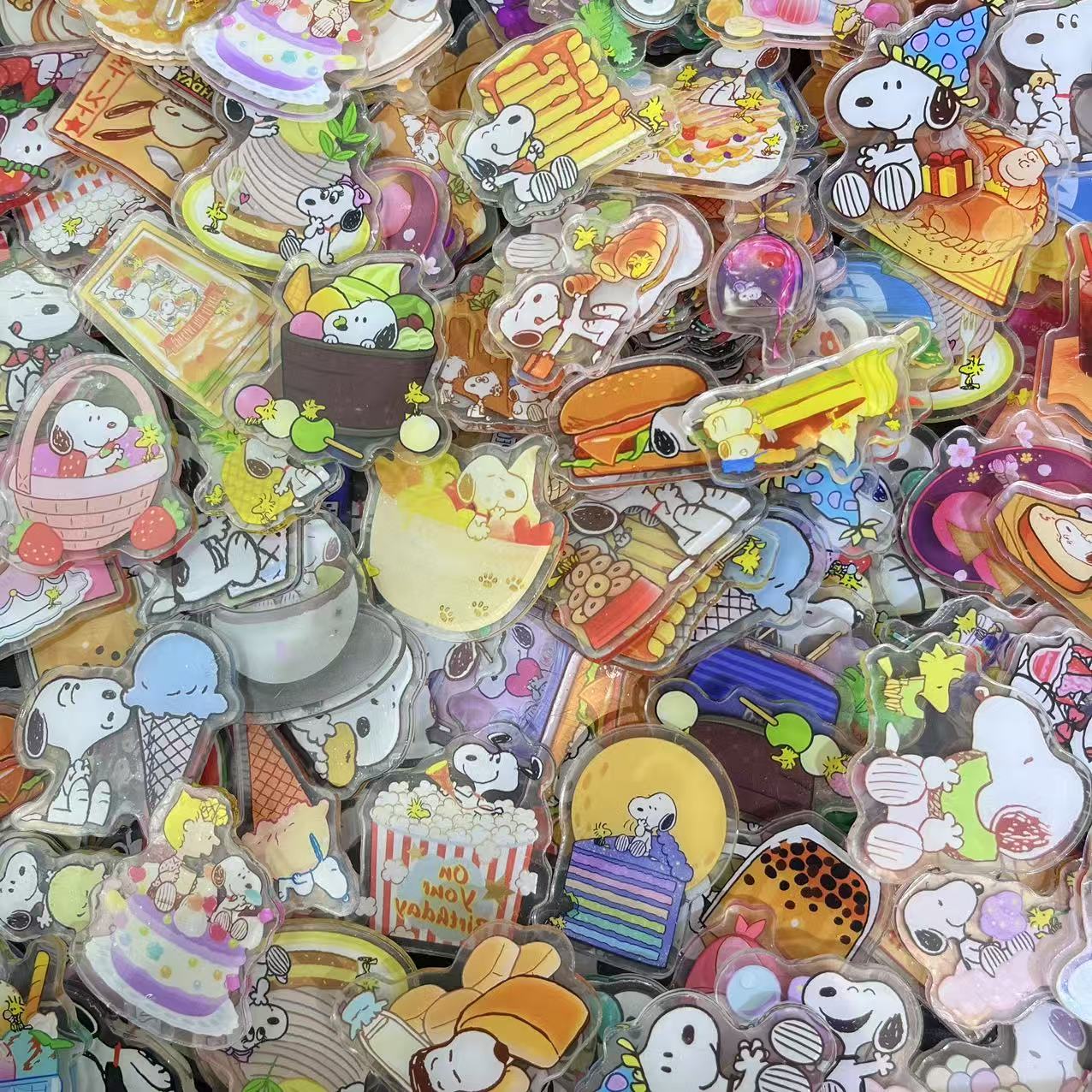 Snoopy food 4cm -Acrylic chips
