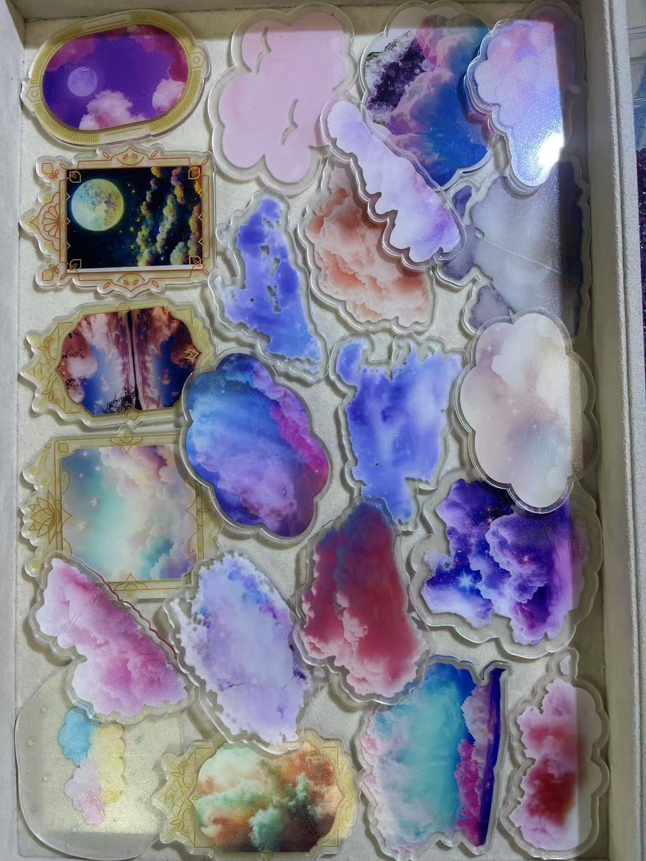 Dream clouds-8cm big chip(random mix)