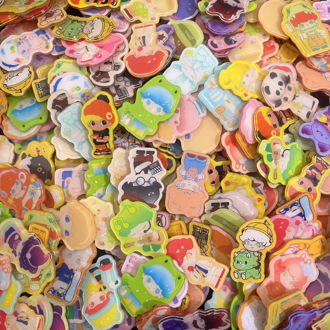 Colorful Dimoo, 4cm-Acrylic chips