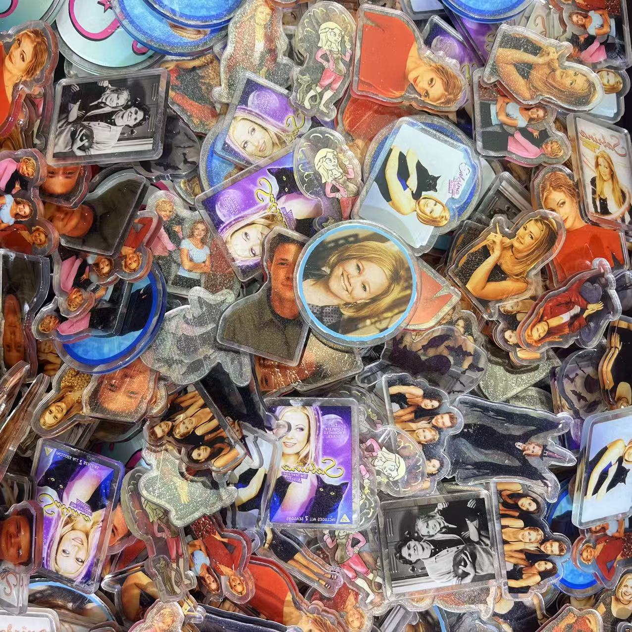 Sabrina 4cm-Acrylic chips